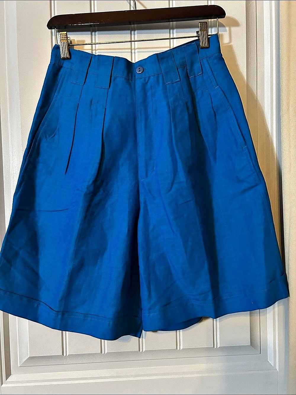 David Hollis Blue Pleated Bermuda Shorts Size 10 Like New